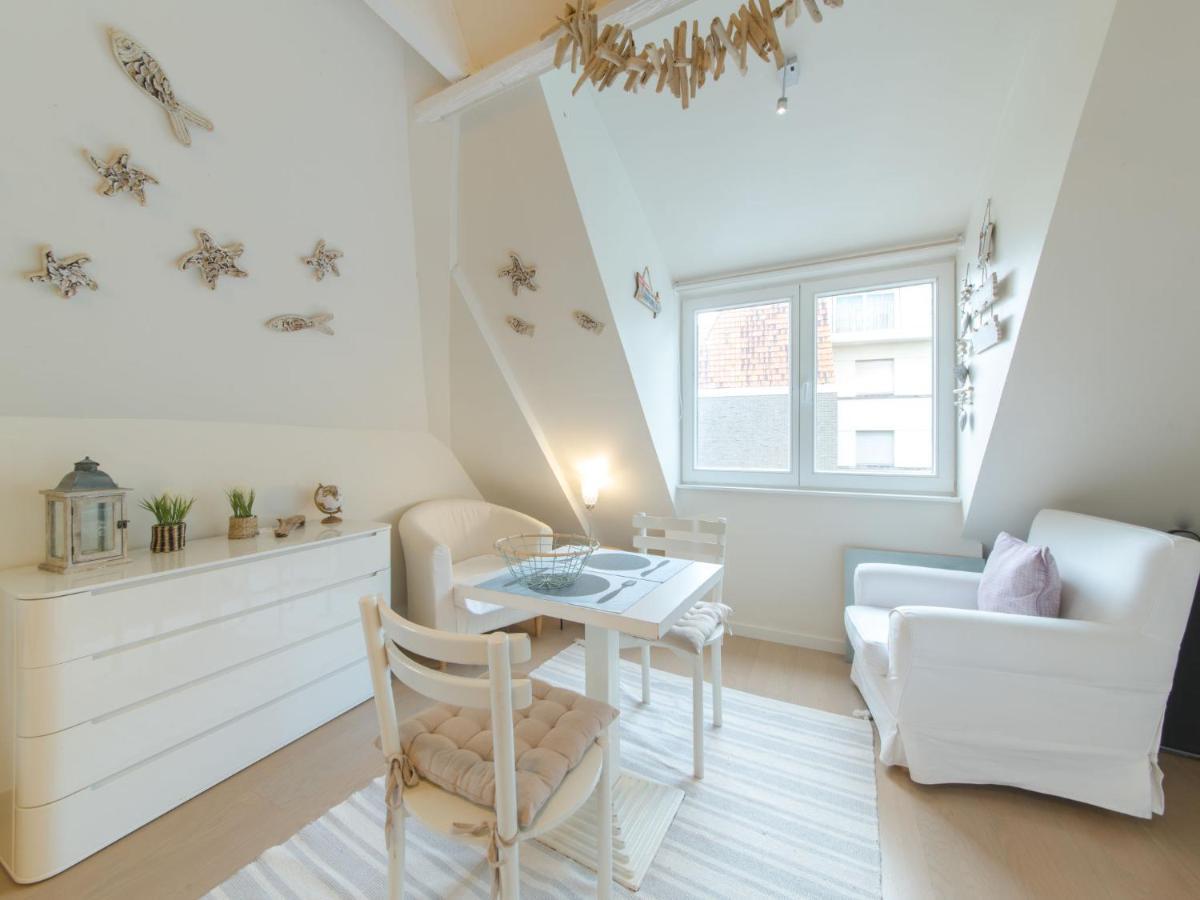 Studio Beach House By Interhome De Haan Exteriör bild